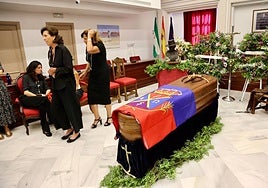 La capilla ardiente de Rafael Peralta, en imágenes