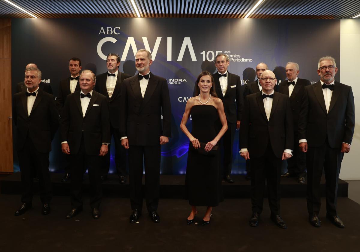 La entrega de los premios Cavia 2025: Jorge Fernández Díaz, Carlos Alsina y Txema Rodríguez, los galardonados