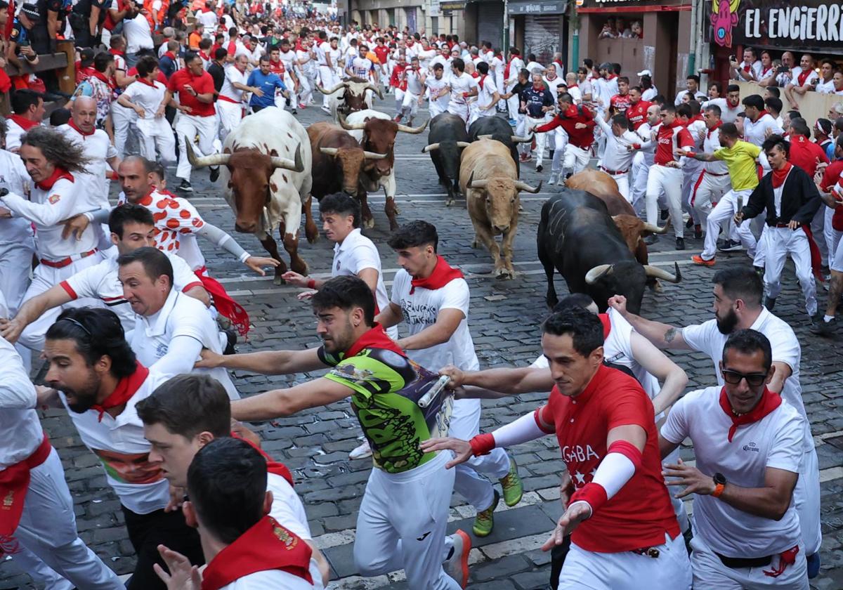 Quinto encierro de San Fermín 2025, en directo: heridos, ganadería y última hora desde Pamplona hoy