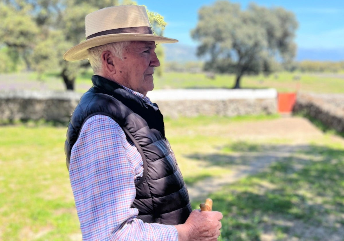 José Escolar, en su finca abulense de Lanzahíta
