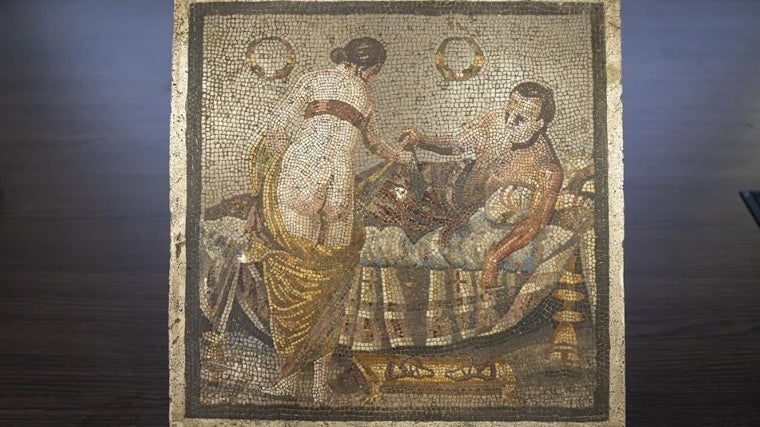 Vista frontal del mosaico de Pompeya