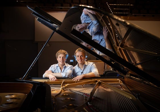 Los hermanos Jussen: con el piano en las manos y el balón en los pies