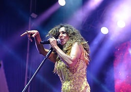 El universo de ley de Rosario Flores conquista Jerez