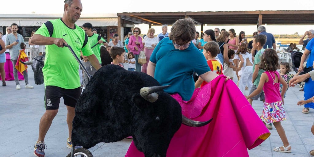 El paseo marítimo de Punta Umbría acoge un encierro infantil en vísperas de «Las Colombinas de la Ilusión»