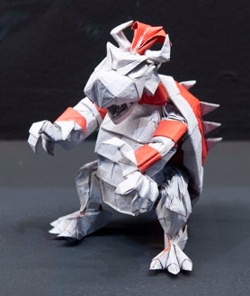 Imagen secundaria 2 - Hasta el 14 de septiembre en el EMOZ se puede visitar la muestra 'Origami Bolivia', con figuras de maestros bolivianos como las de Fernando Chura