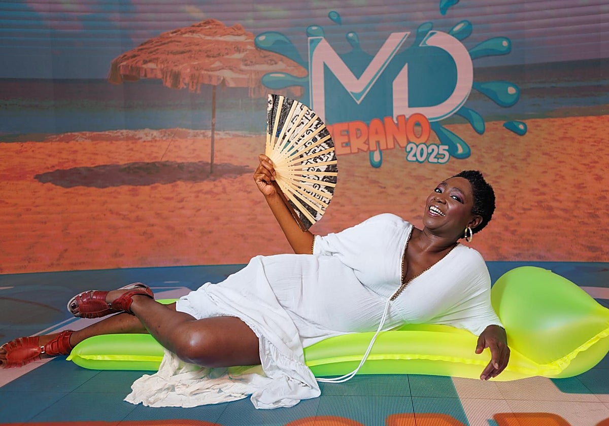 La periodista y presentadora Francine Gálvez, en el plató de Telemadrid.