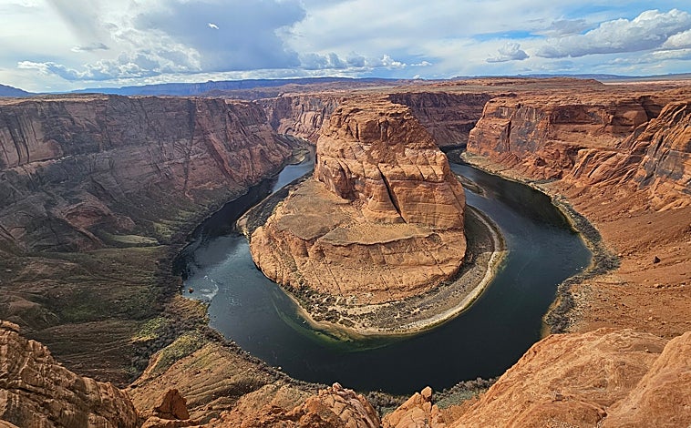 Imagen principal - Arriba, el espectacular meandro conocido como Horseshoe Bend. Vistas del cañón del río de Colorado, Monument Valley y un 'ranger' montado en una mula