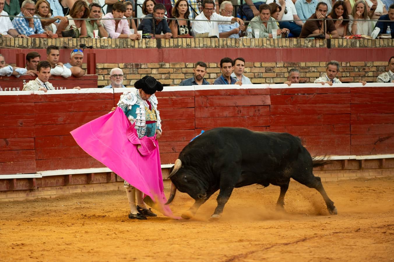 Morante cortó una oreja, pero enfadó a los asistentes por despachar rápido a su segundo astado