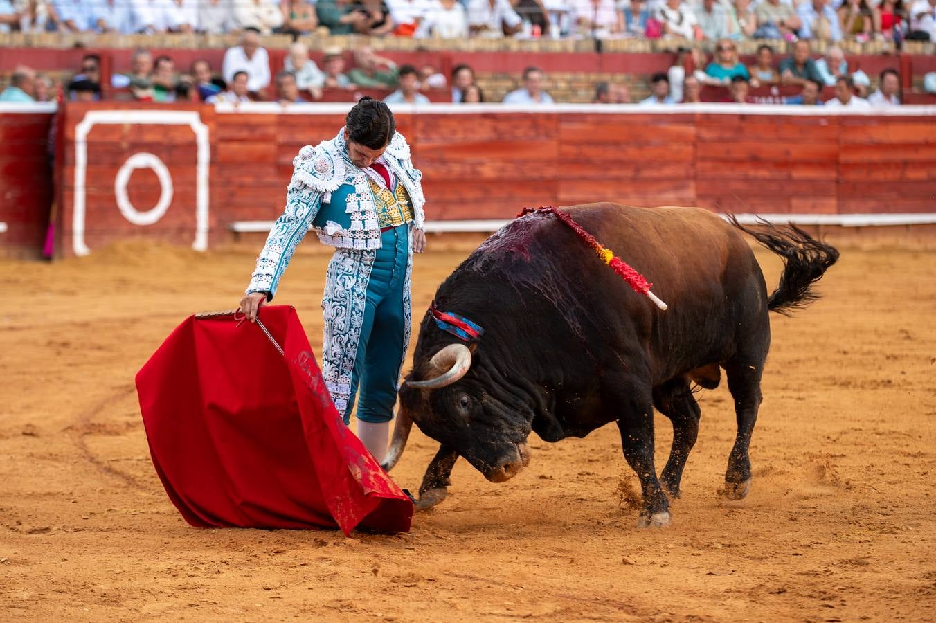 Morante cortó una oreja, pero enfadó a los asistentes por despachar rápido a su segundo astado
