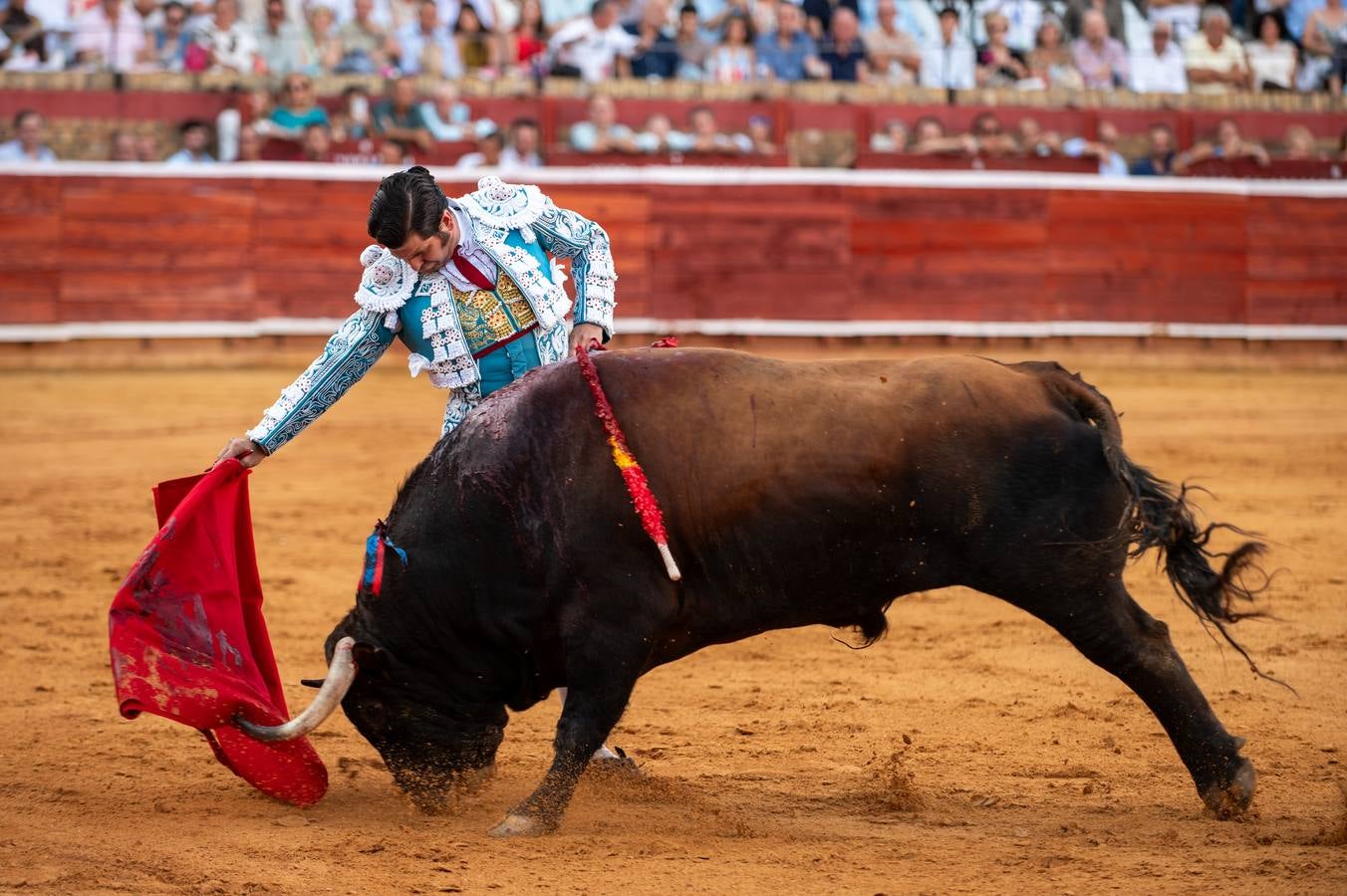 Morante cortó una oreja, pero enfadó a los asistentes por despachar rápido a su segundo astado