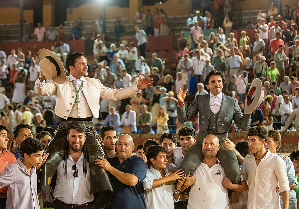 Ventura y Romero, a hombros tras la corrida de rejones