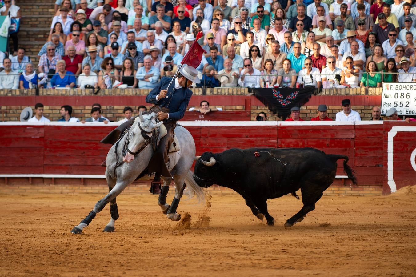 Sergio Galán, Diego Ventura y Andrés Romero pusieron en pie a los tendidos de La Merced
