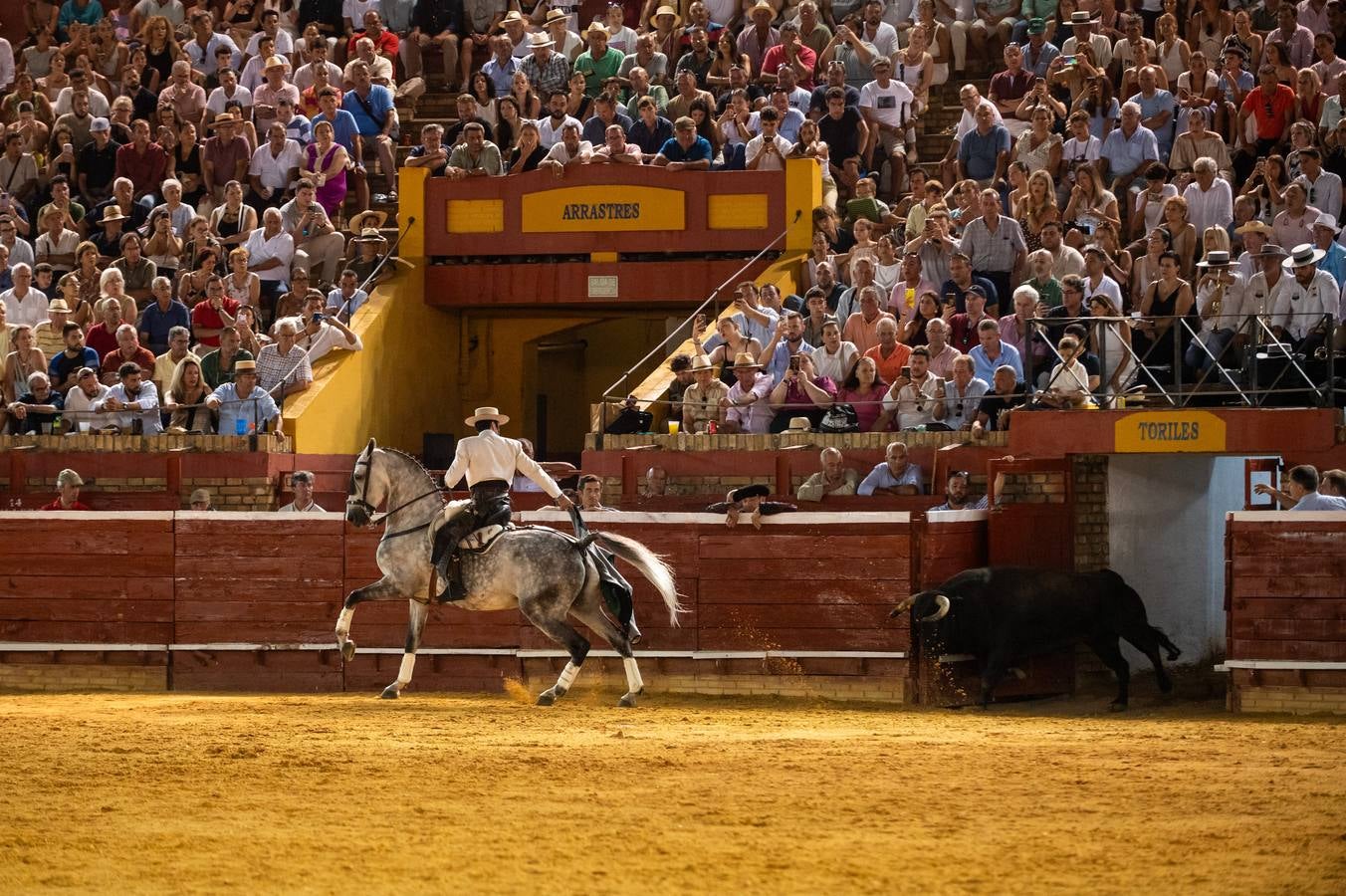 Sergio Galán, Diego Ventura y Andrés Romero pusieron en pie a los tendidos de La Merced