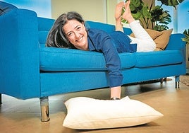 Rosa Belmonte:  «Soy consciente de que el mundo es de los hombres y nos dejan una parcela, pero yo sigo escribiendo igual»