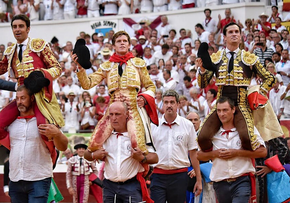 La terna sale a hombros en Dax