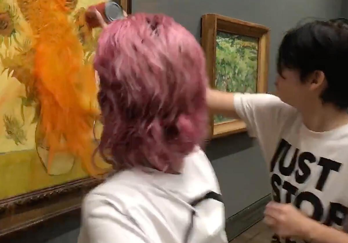 Dos activistas de Just Stop Oil atacan un Van Gogh