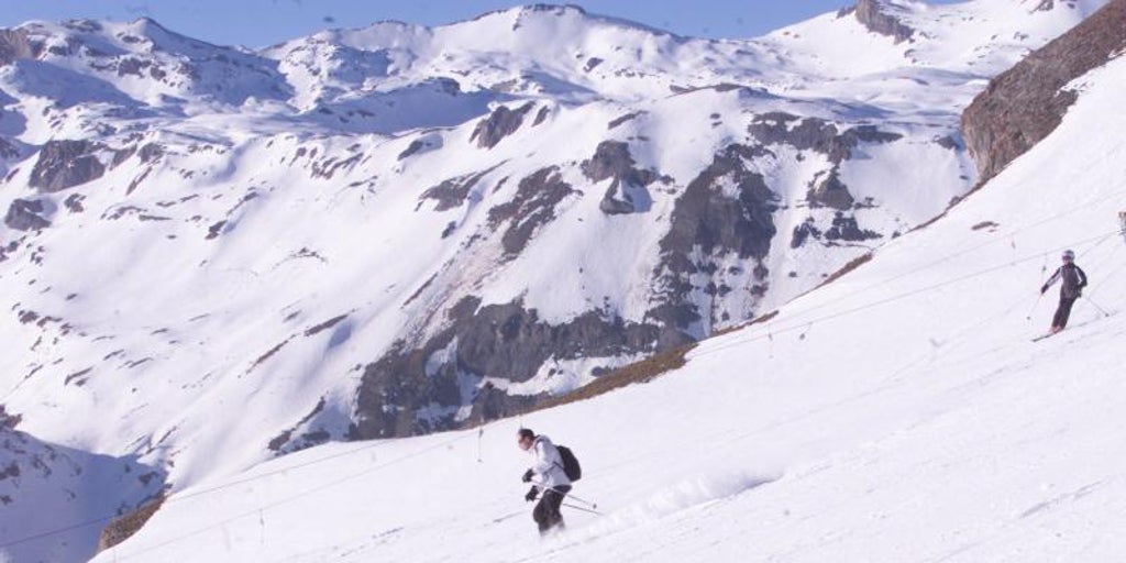 La «Disneylandia» alpina: el verano en que las zapatillas y los 'selfies' convirtieron la montaña en una trampa mortal