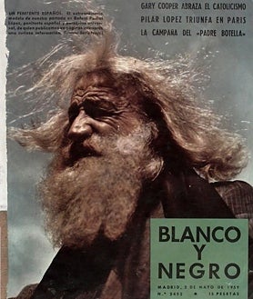 Imagen secundaria 2 - La revista publicó un amplio reportaje a color sobre el penitente español