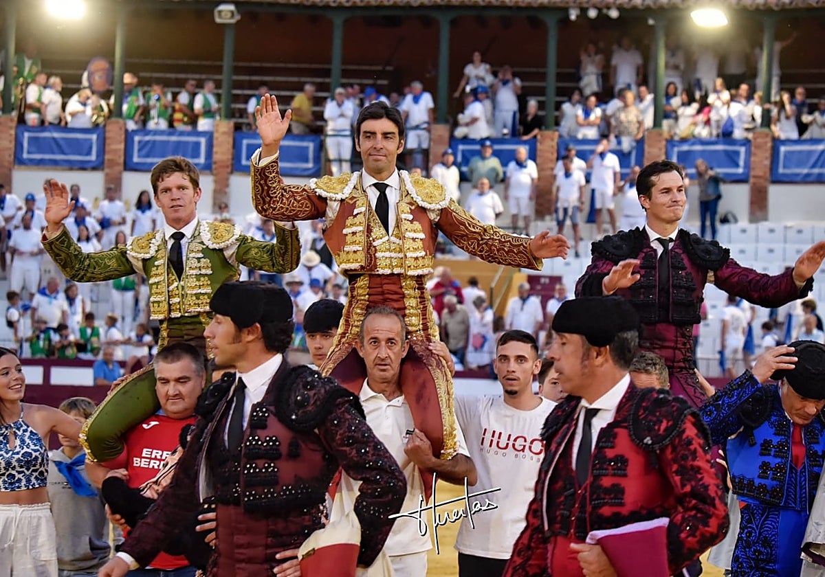 La terna sale a hombros de Tarazona