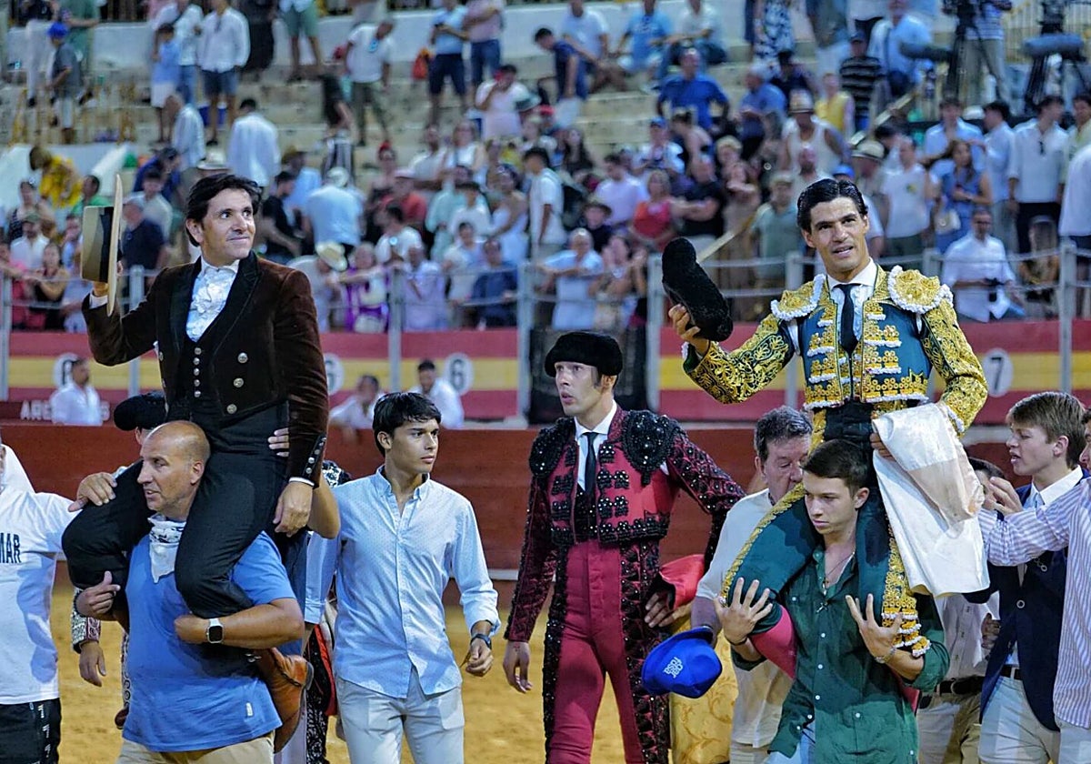 Diego Ventura y Pablo Aguado salen a hombros en la corrida mixta que cerraba la feria