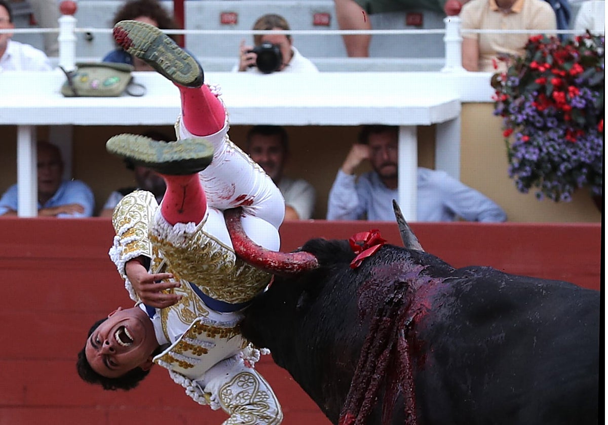 Escalofriante momento de la cornada a Juan de Castilla