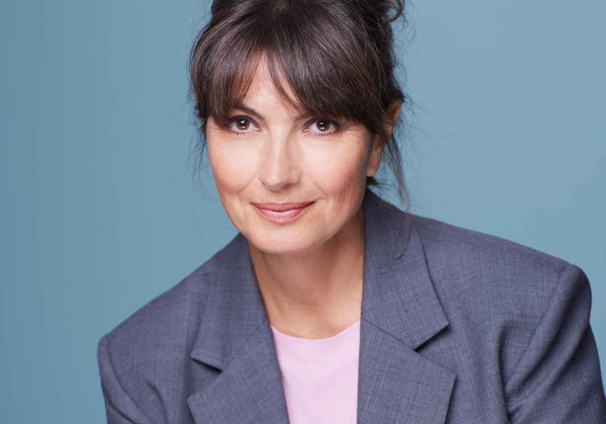 Valérie Perrin: «'La sombra del viento' me descubrió que las vidas simples también esconden grandes historias»