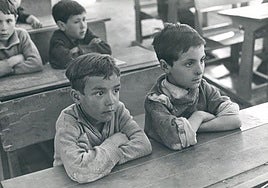 Las memorias de un maestro de escuela de la posguerra: «Fulanito de tal»... «Está robando»