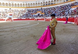 Silencio para Morante de la Puebla en su reaparición en Melilla con un deslucido lote