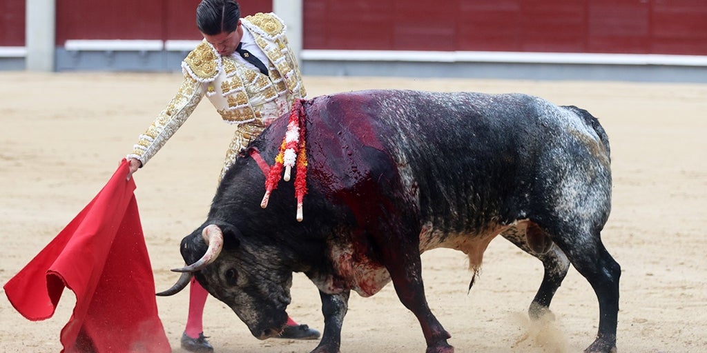 Las Ventas: un minuto de silencio que gritaba la realidad del toro