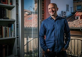 Carlos Granés:  «La política se ha convertido en un entretenimiento más adictivo que el porno»