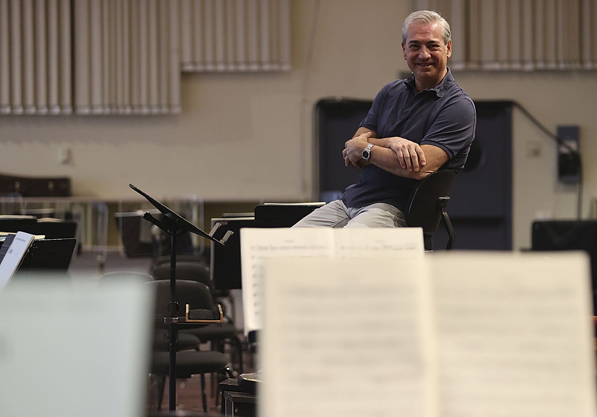 Nicola Luisotti, en la sala de ensayos de orquesta en el Teatro Real