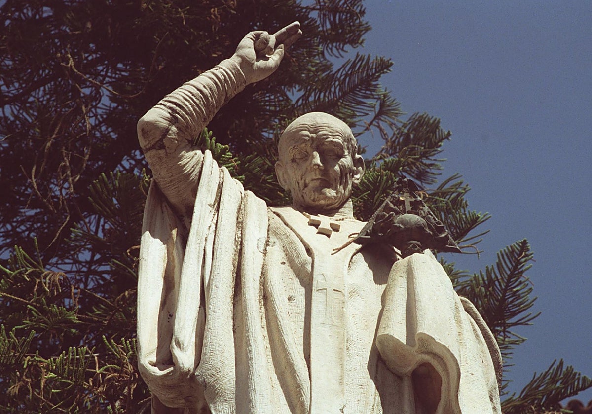 Estatua de Osio de Córdoba