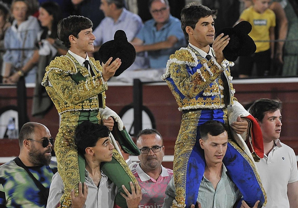 Manuel Caballero salió a hombros en la novillada de Albacete con Aarón Palacio
