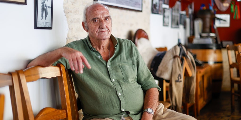 Javier Buendía: «Las corridas de toros que nos echaban eran de tres rejones y una ametralladora»