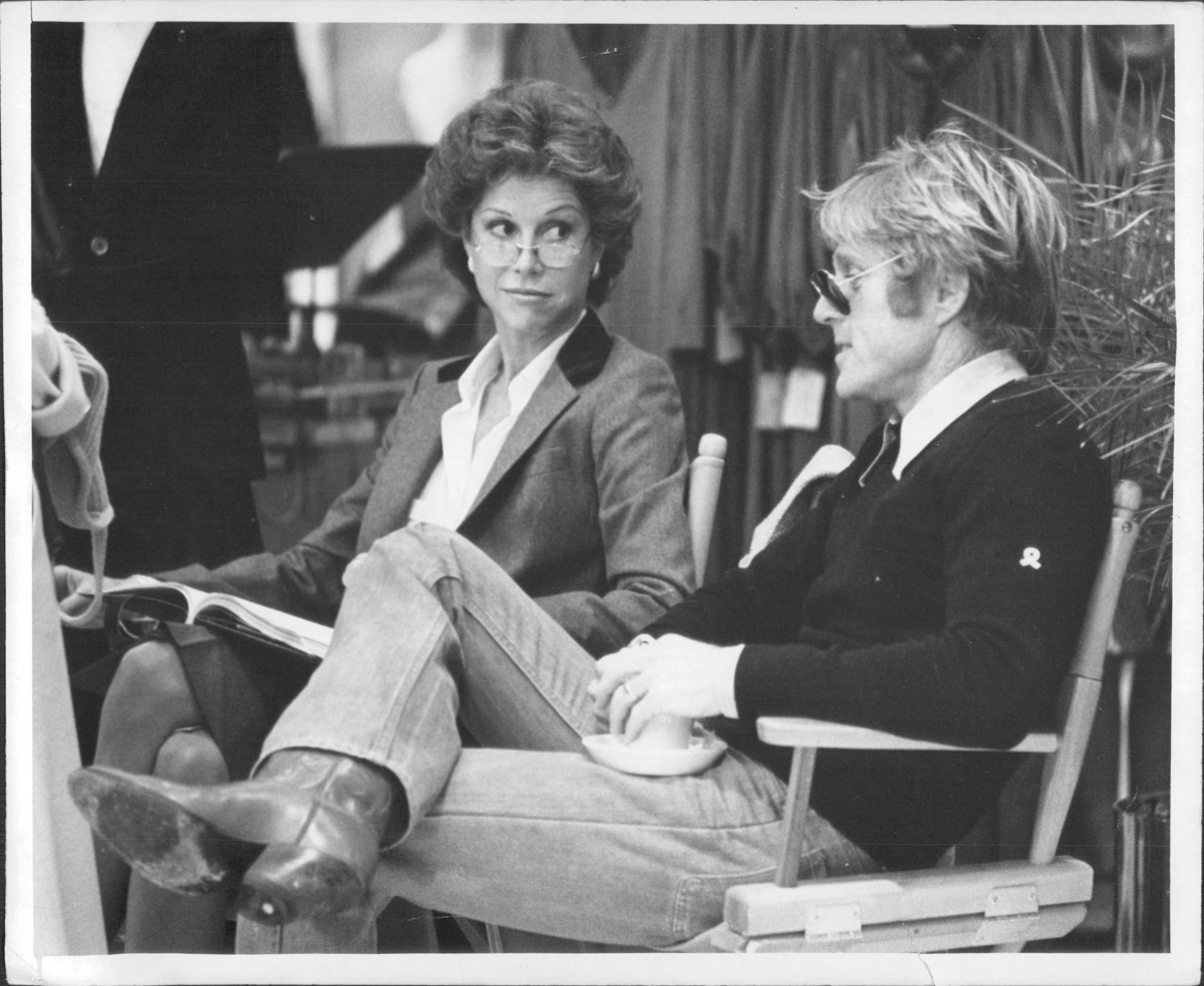 Primera imagen de Robert Redford como realizador, en el rodaje de 'Gente Corriente', con Mary Tyler