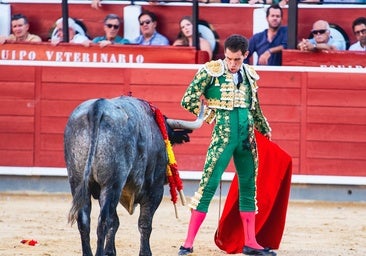 Un entregado Ginés destaca en la complicada y seria corrida de Victorino