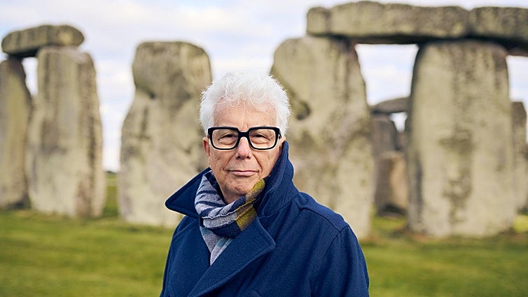 Ken Follett  se adentra en el gran enigma británico de la construcción de Stonehenge