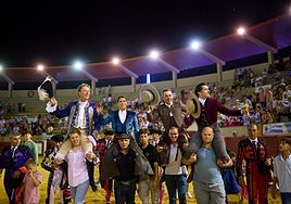 Triunfal tarde de homenajes en el ruedo y los tendidos de Morón