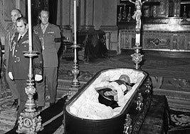 'Franco', de Julián Casanova; 'Franco. El dictador..., de Giles Tremlett; y 'Franco, militar', de Roberto Muñoz Bolaños: Franco ha muerto