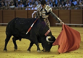 Daniel Luque sublima el temple antes del choque de trenes en la Maestranza