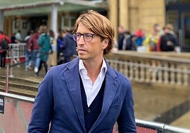 Alfonso del Río, escritor: «He encontrado una protagonista con la que es muy fácil hacer lenguaje directo y cortante»