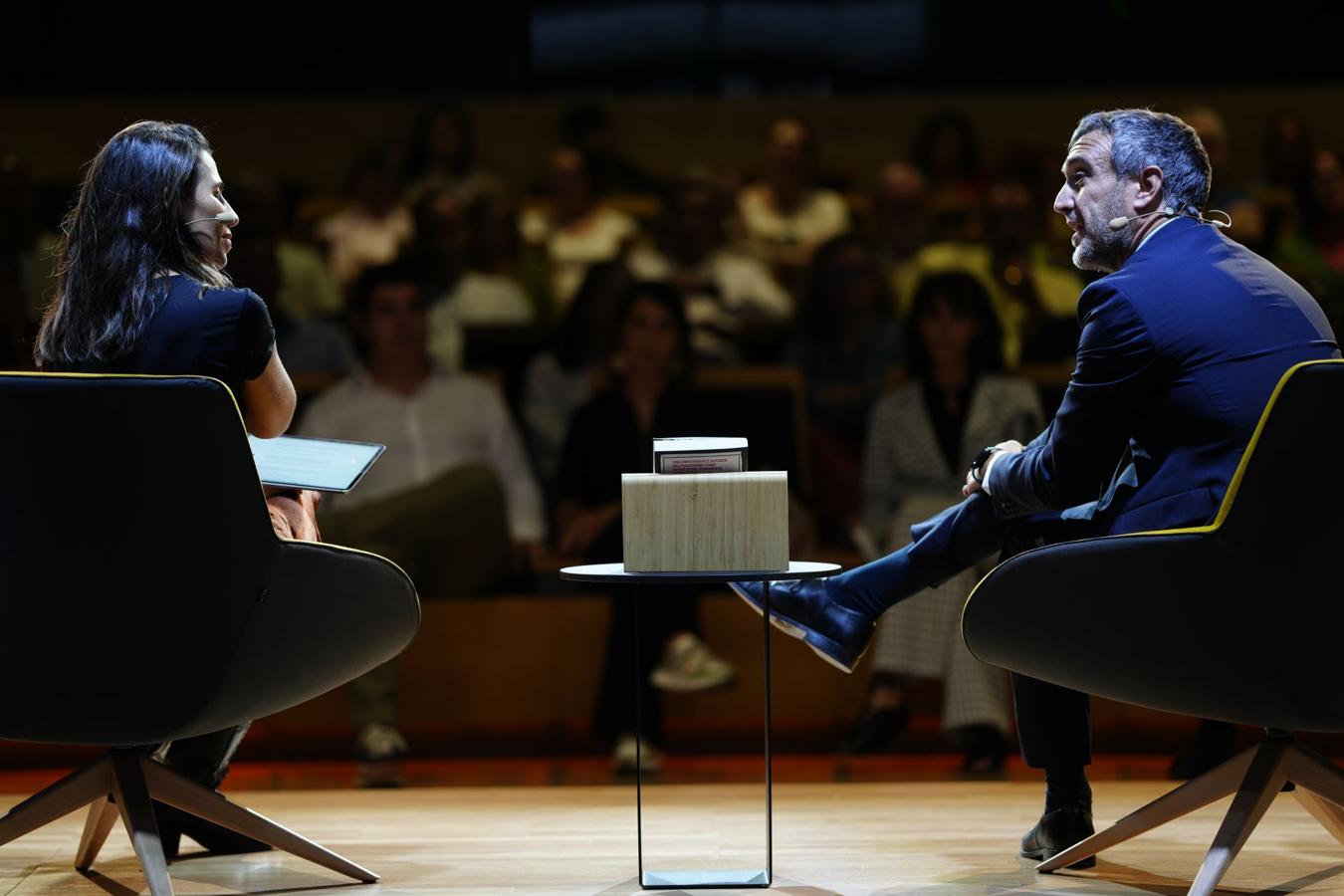 Fernando Belzunce, durante el coloquio con Ana Pastor.