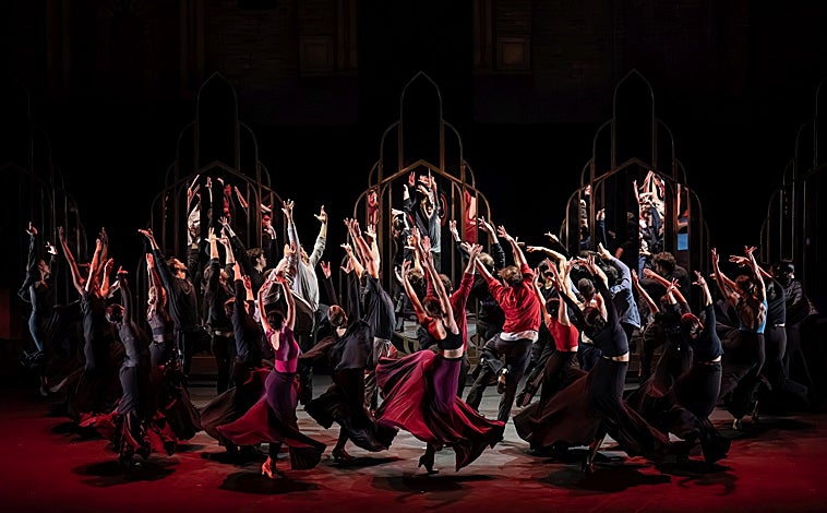 Imagen principal - 'Boleto'; Fran Velasco y Maribel Gallardo en un ensayo de 'Medea'; y 'Cuentos del Guadalquivir'