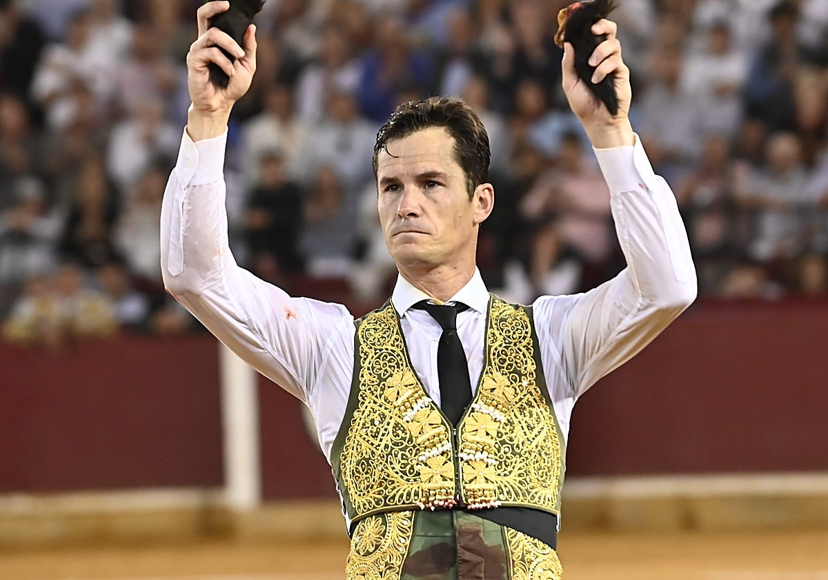 Luque con las dos orejas