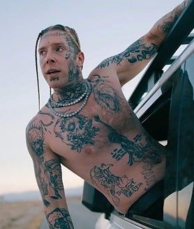 Imagen secundaria 2 - Arriba, los hermanos The Sins Country. Abajo, la estrella del country Zach Bryan y el rapero Tom MacDonald