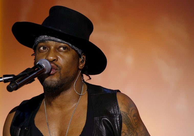 D'Angelo, Pioneering Neo-Soul Singer, Dies at 51