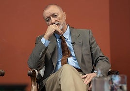 Arturo Pérez-Reverte carga contra Luis García Montero y acusa al Gobierno de Sánchez de querer «colonizar» la RAE