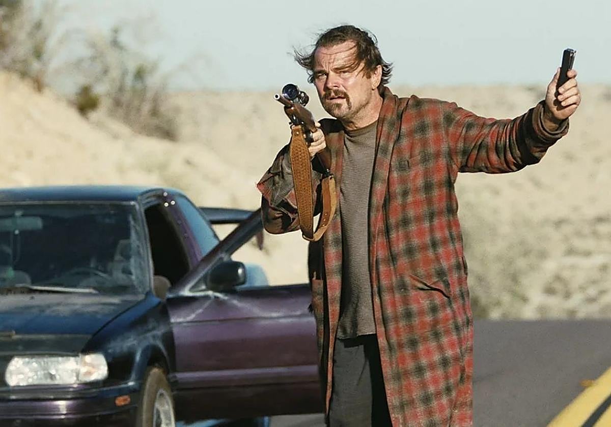 Leonardo DiCaprio en 'Una batalla tras otra', uno de los pocos estrenos que han tenido relevancia el último mes