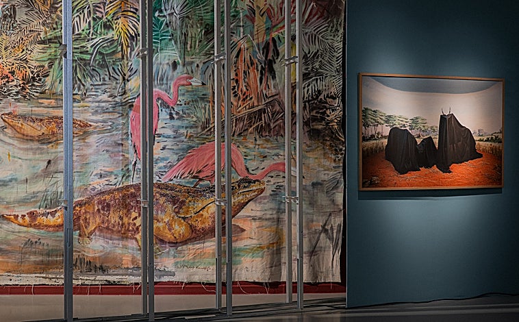 Imagen principal - En las imágenes, detalles del montaje de 'Inquietud. Libertad y democracia' en La Casa encendida