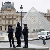 Espectacular atraco en el Louvre, escándalo nacional en Francia